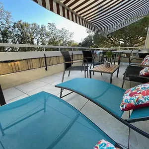 T2 (38m2) Boulouris -st Raphael, 150 Mètres De La , Saint-Raphaël France